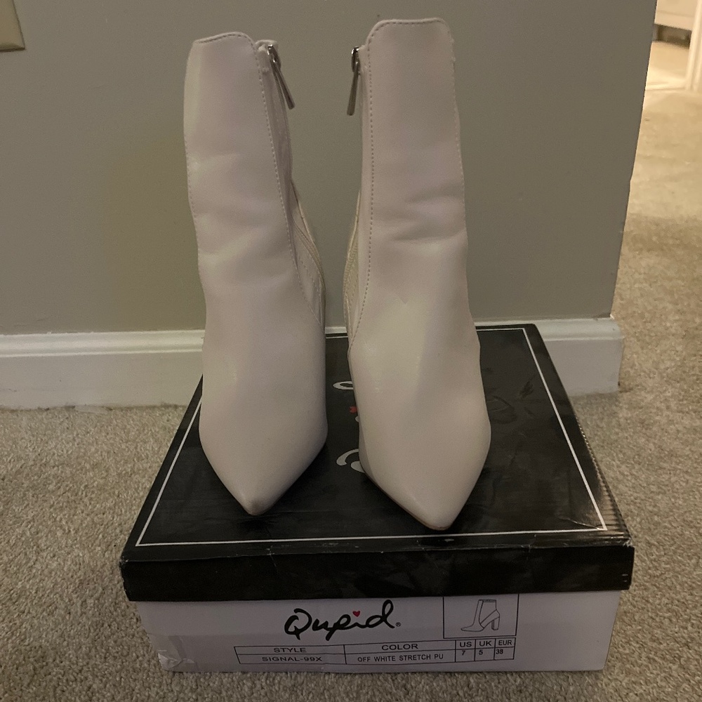 Qupid off white booties
